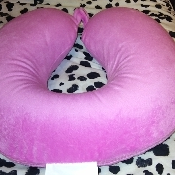 Iam selling my boppy pillow - Picture 6 of 6